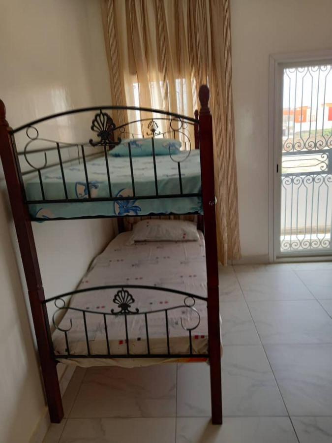 Villa Diambars Sali Tapé Eksteriør billede